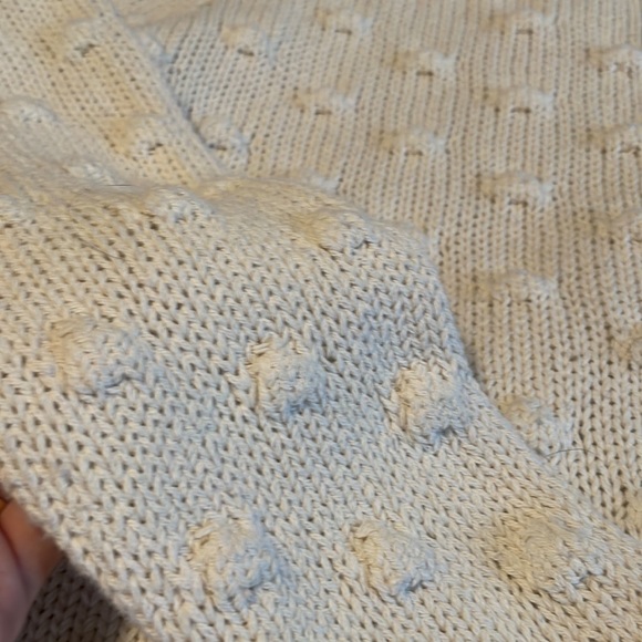 Vince Camuto Sweater with great detail - Picture 3 of 4